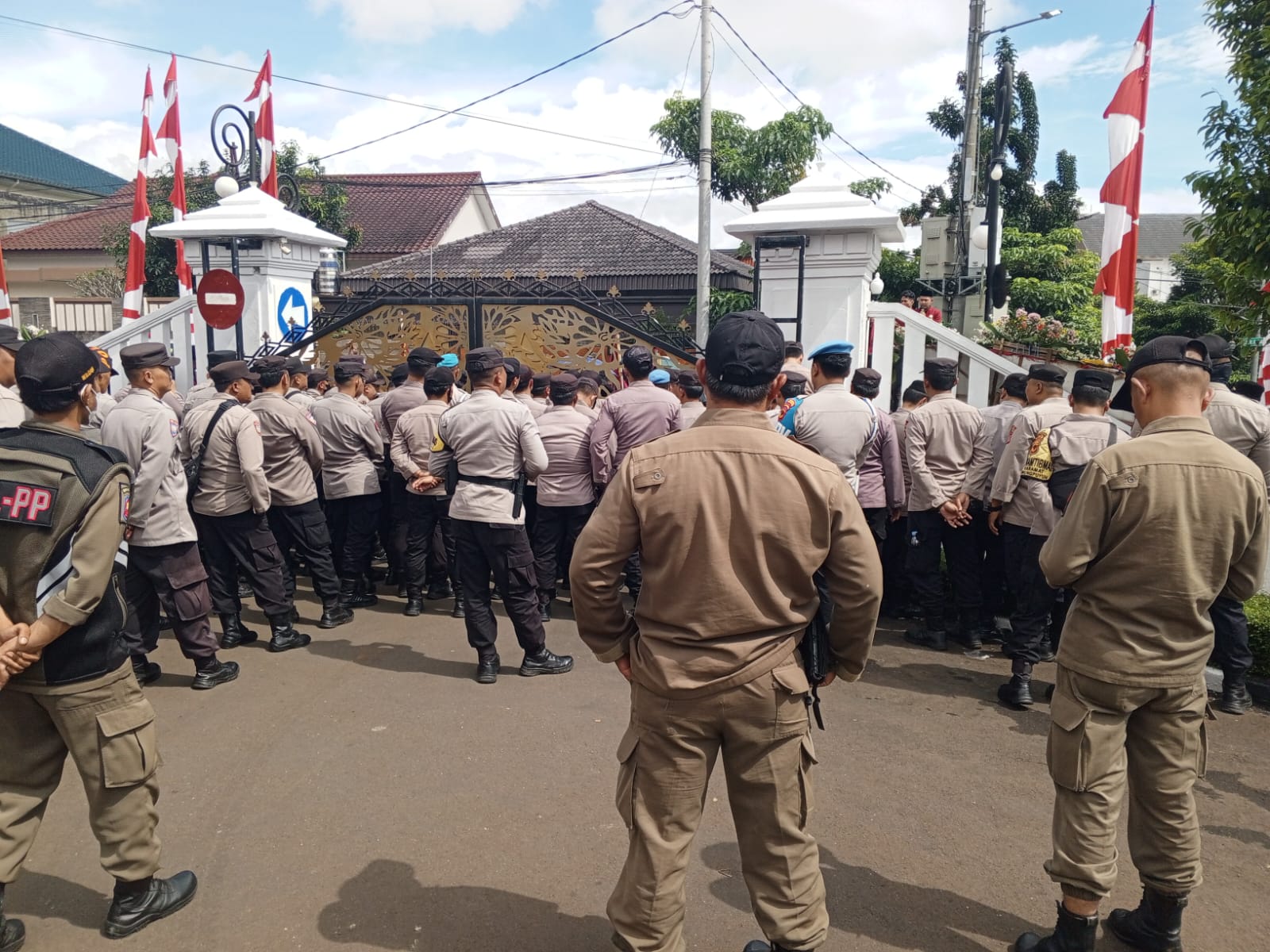 Pelayanan Masyarakat